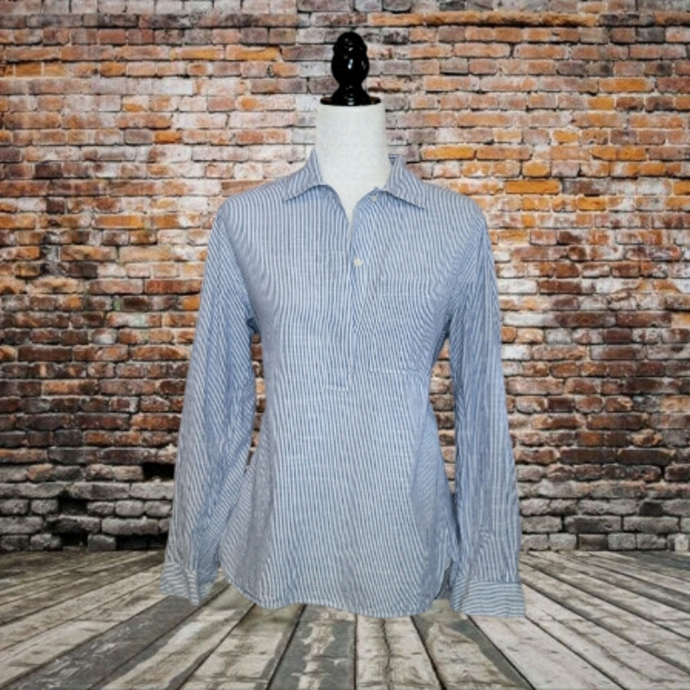 GAP 1/2 Button Down Shirt